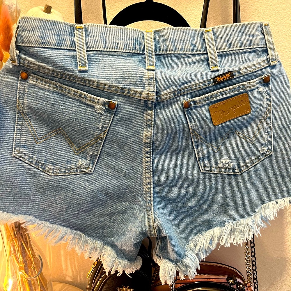 Wrangler Reworked Cut-Off Denim Short - Picture 3 of 5